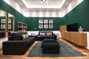 d.Five Downtown Forest Apartment